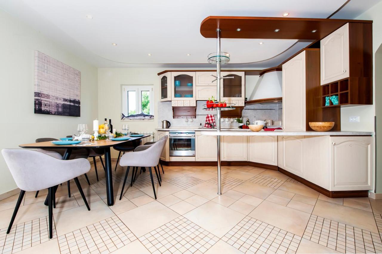 Villa Francesco Rovinj Exteriör bild