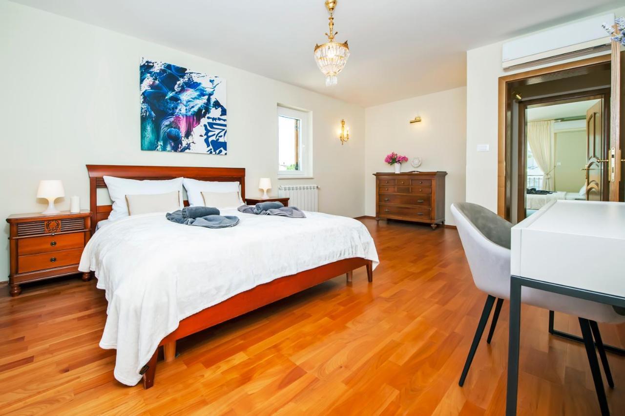 Villa Francesco Rovinj Exteriör bild
